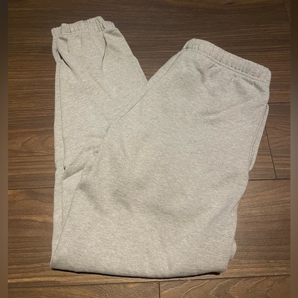 TNA Extra Fleece Mega Sweatpant - Picture 2 of 3